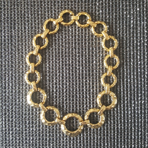 Shiny Gold-tone Hammered Links Necklace - Picture 1 of 4